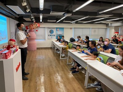 親子參觀益力多廠